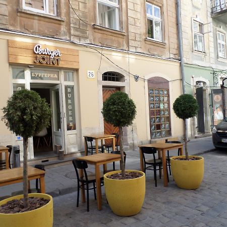 Apartment On Staroievreiska Lviv Exterior photo