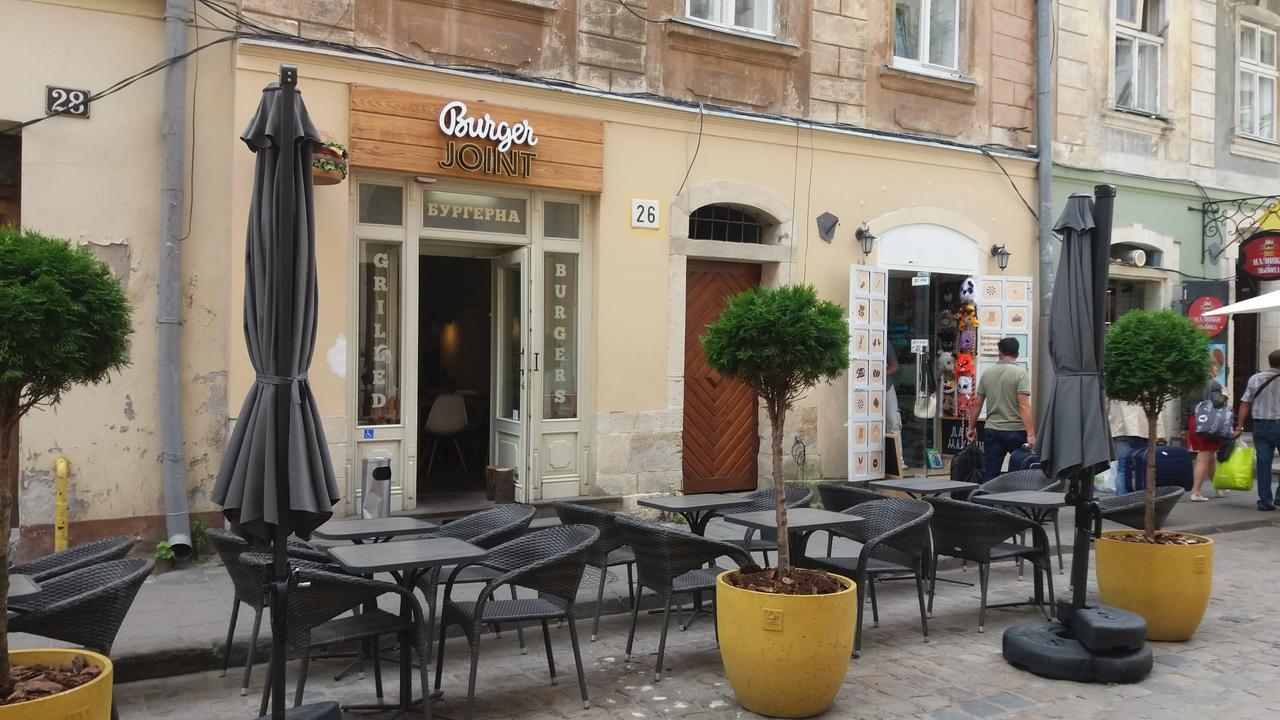 Apartment On Staroievreiska Lviv Exterior photo