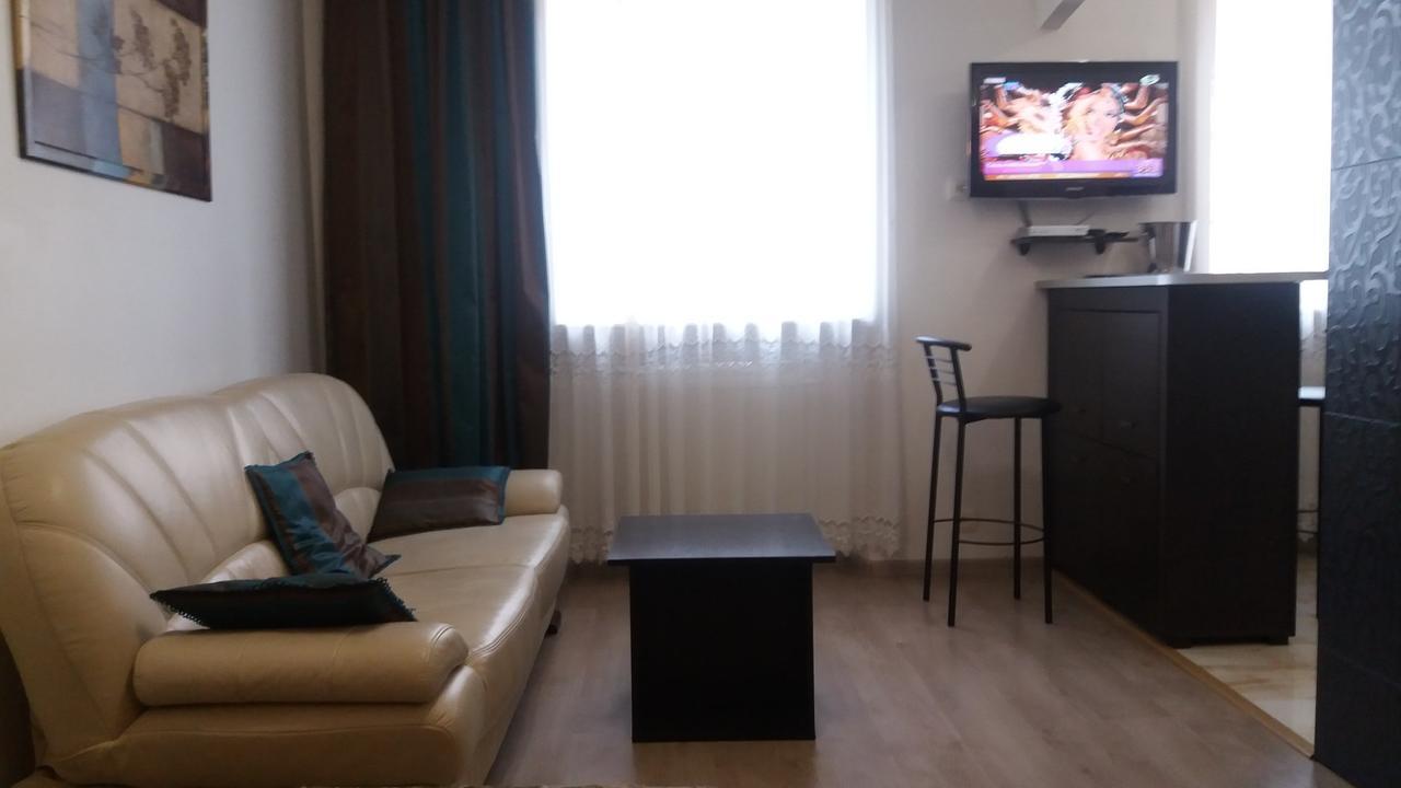 Apartment On Staroievreiska Lviv Exterior photo