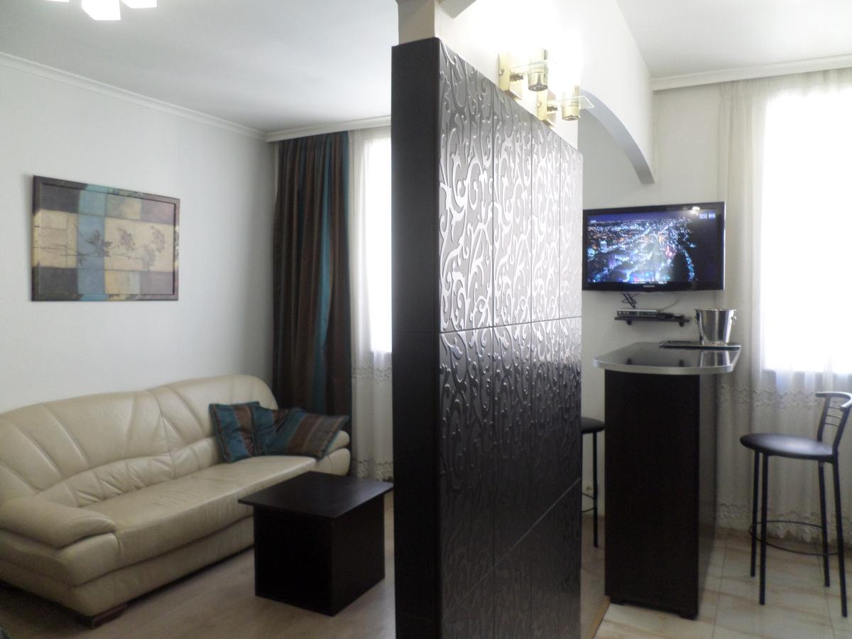 Apartment On Staroievreiska Lviv Exterior photo